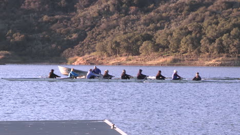 barrido de remo para ocho personas y doble scull en casitas del lago en oak view california 1
