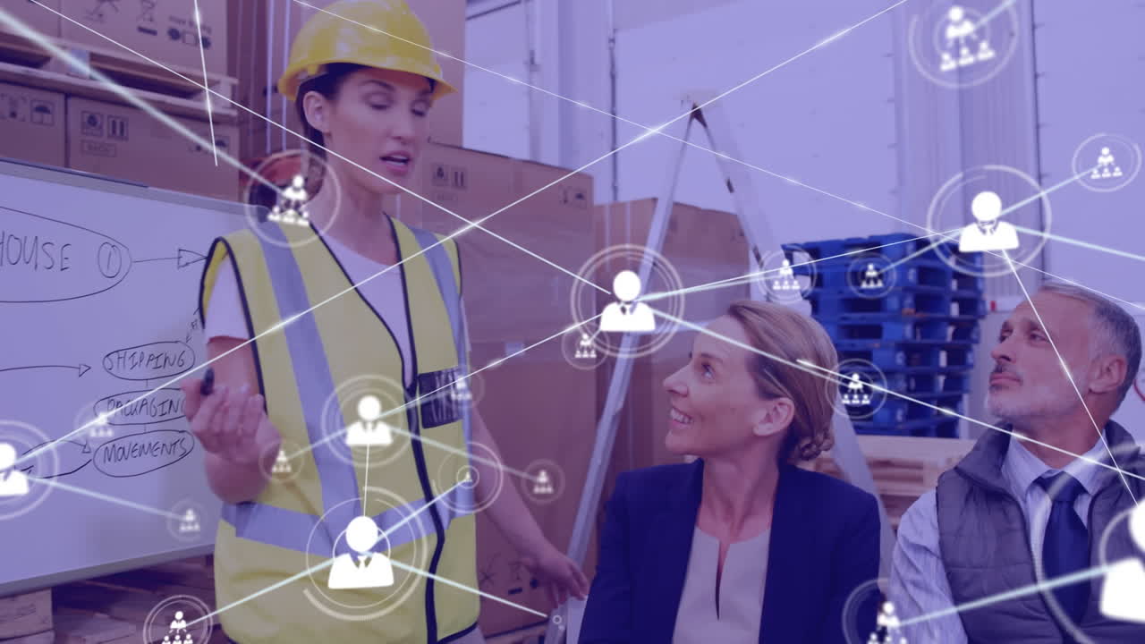 animación de la red de perfiles sobre diversos supervisores y trabajadores que discuten en la pizarra