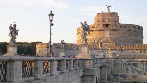 Sant-Angelo-Schloss-Und-Brücke