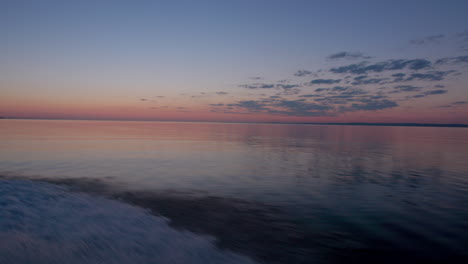 Water-spray-from-a-small-motor-boat