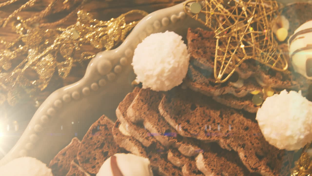 나무 표면에 크리스마스 장식과 과자 애니메이션