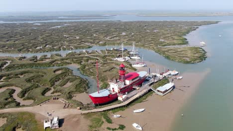 barco faro tollesbury essex en imágenes aéreas de aguas negras del río