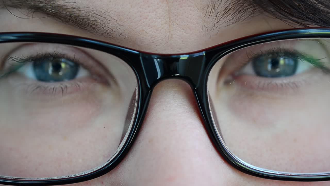 Eyes and eyebrows. Points in the eyes