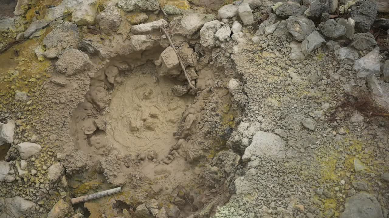 Boiling mud at the active geysers of geothermal hot springs &amp;quot;Caldeiras das Furnas&amp;quot; in Furnas, San Miguel Island, Azores, Portugal