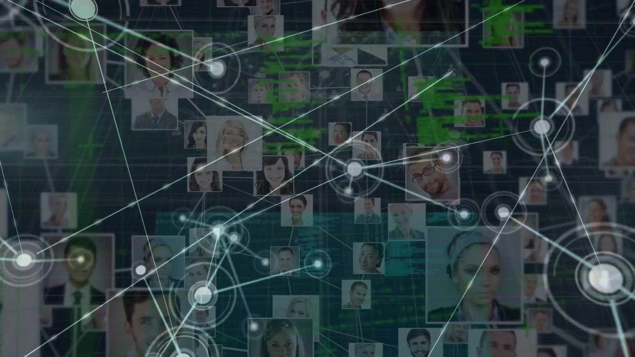 Animazione di elaborazione dati su icone di persone