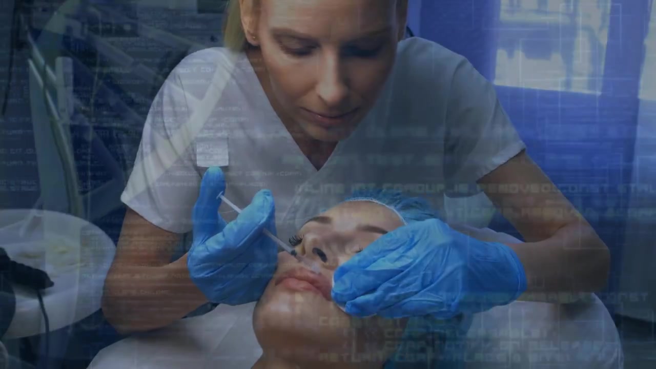 Clinico che esegue iniezioni alle labbra per trattamenti estetici, con una sovrapposizione di un'elica di DNA che avvia una guida anatomica.