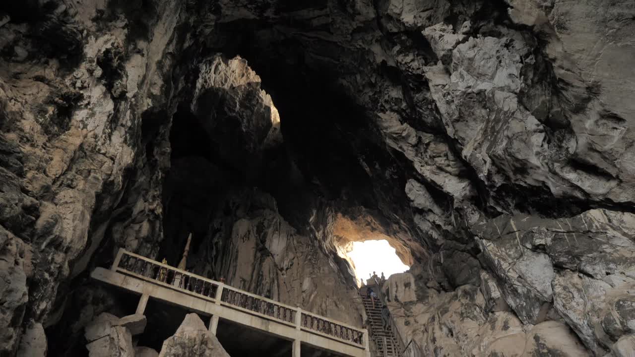 카오 차칸의 야생 원숭이 - 원숭이 산, 사카에오, 태국