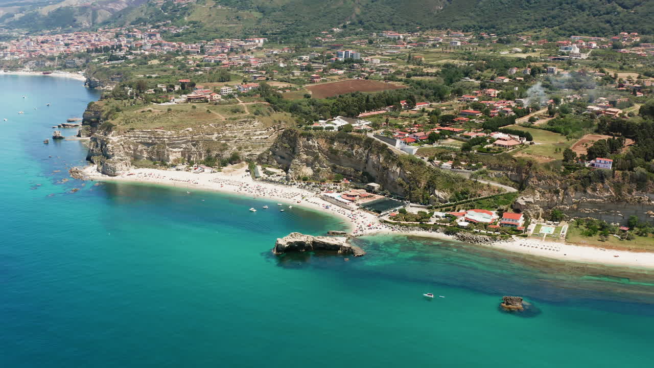 칼라브리아 해안의 공중 사진