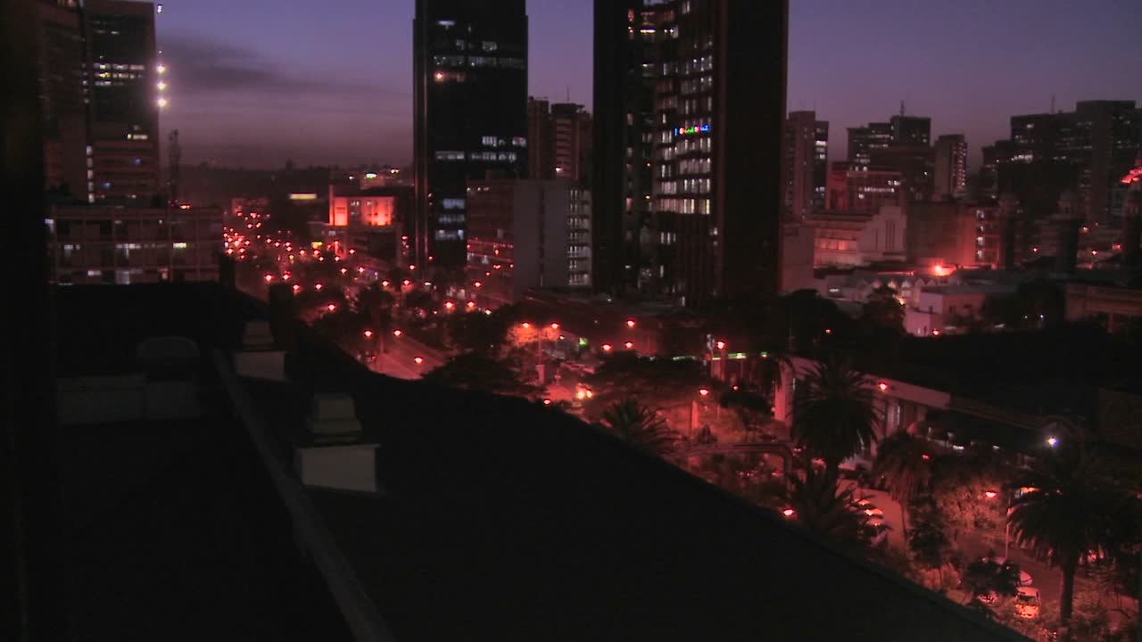 el horizonte de nairobi kenia en la noche