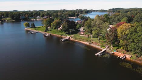 luxury homes on the shores of mona lake