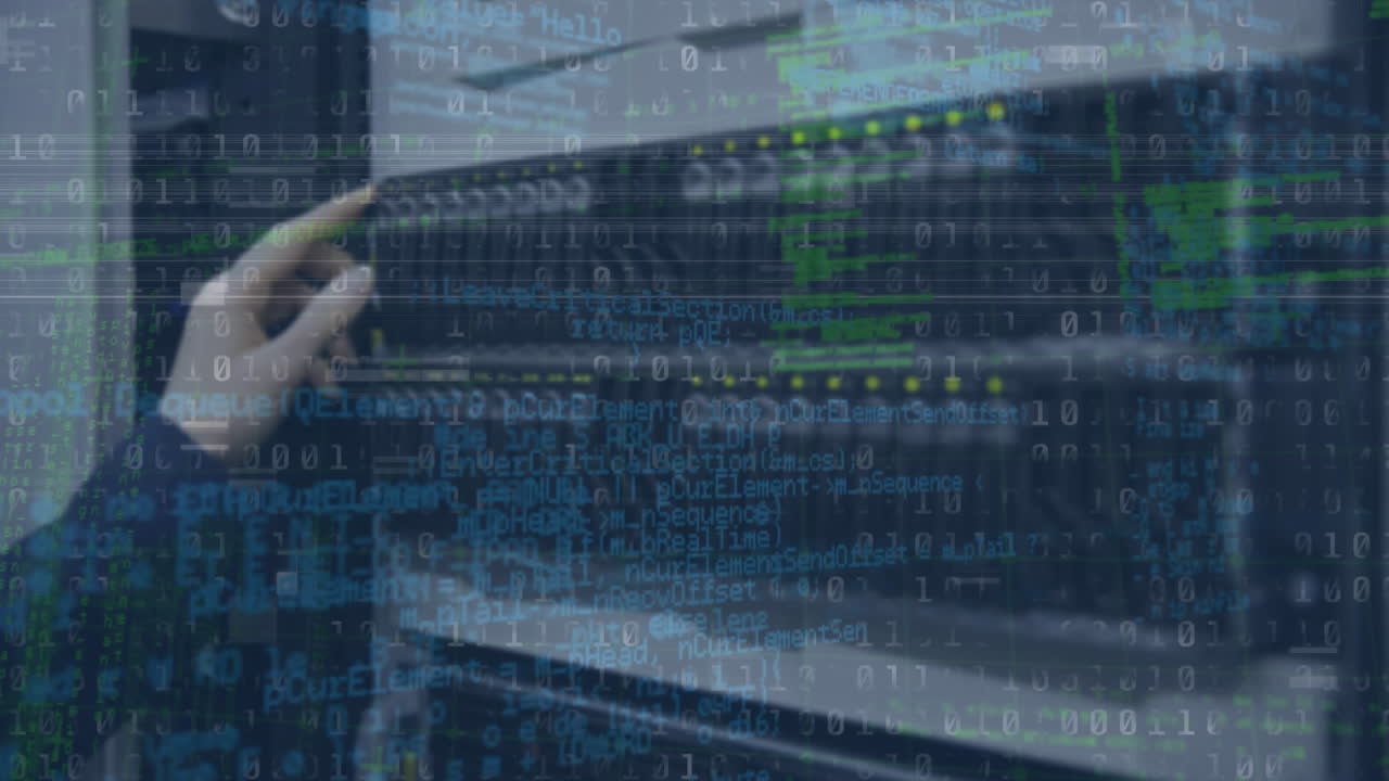 animación de puntos de luz y procesamiento de datos sobre la mano de una mujer caucásica en la sala del servidor