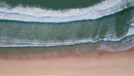Rippling-ocean-waves
