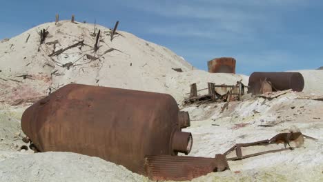 An-abandoned-sulfur-mine-in-Death-Valley-2