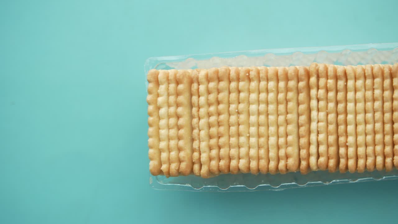 una bandeja de galletas