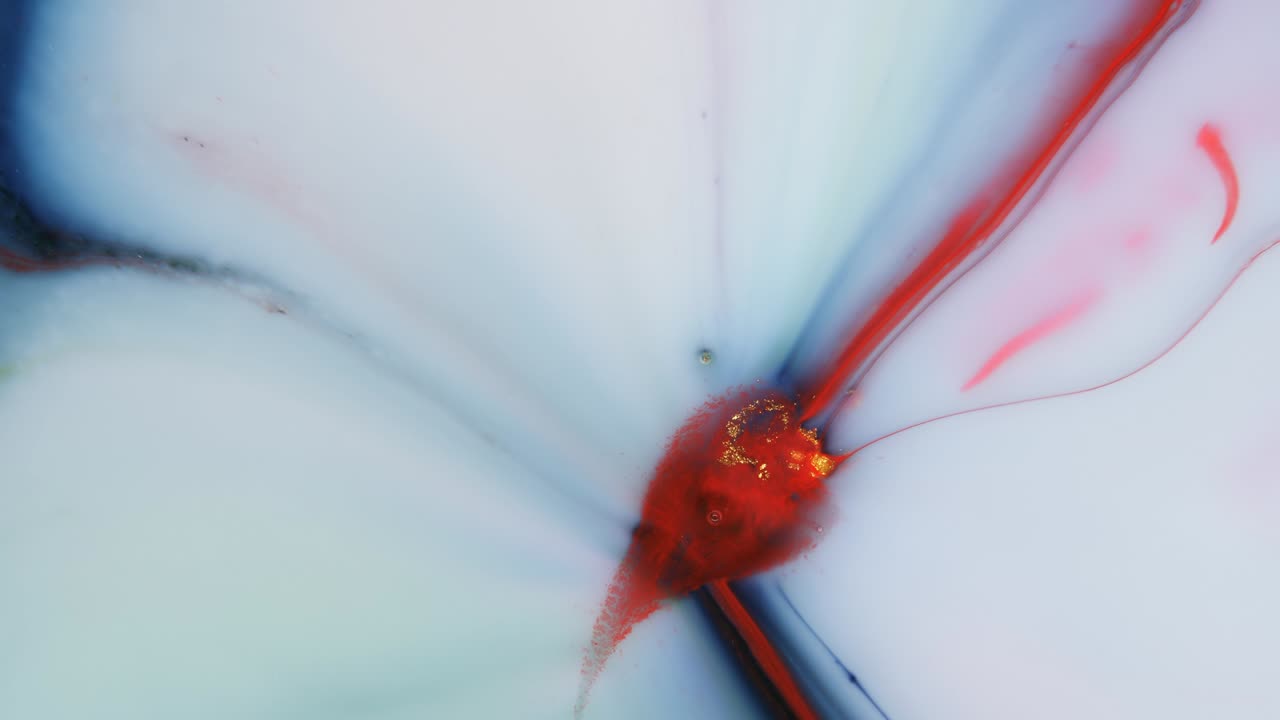 rayas coloridas en un fondo blanco. manchas de pintura blanca, rosa, azul, verde.