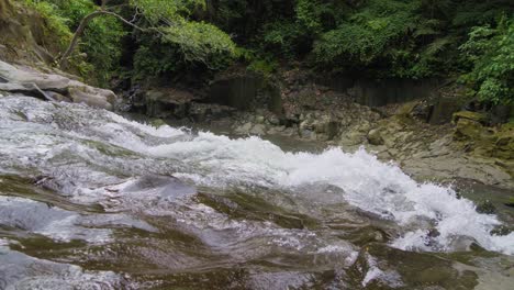 Goa-Rang-Reng-Wasserfall-Auf-Der-Insel-Bali,-Indonesien