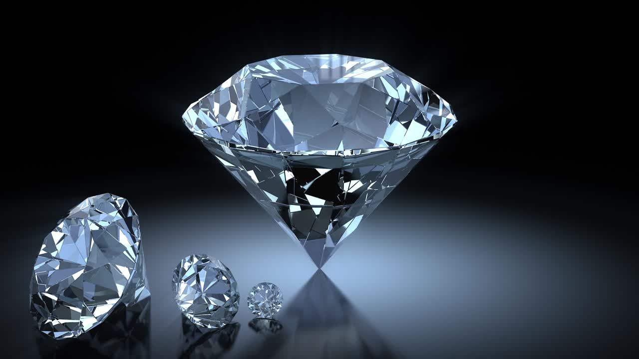 아름다운 보석 다이아몬드 돌은 검은 빛에 회전