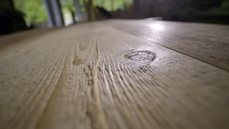 Textura-De-Madera-Natural-En-El-Espacio-De-Trabajo-De-Carpintería-De-Madera-Aserrada