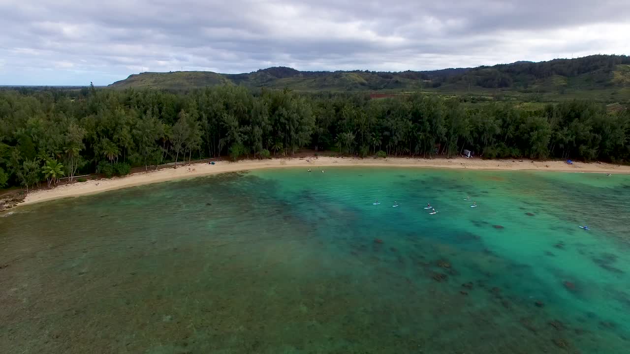 Ilmakuva Kawela Bay Beech Parkista lähellä Turtle Bay Resortia Havaijilla.