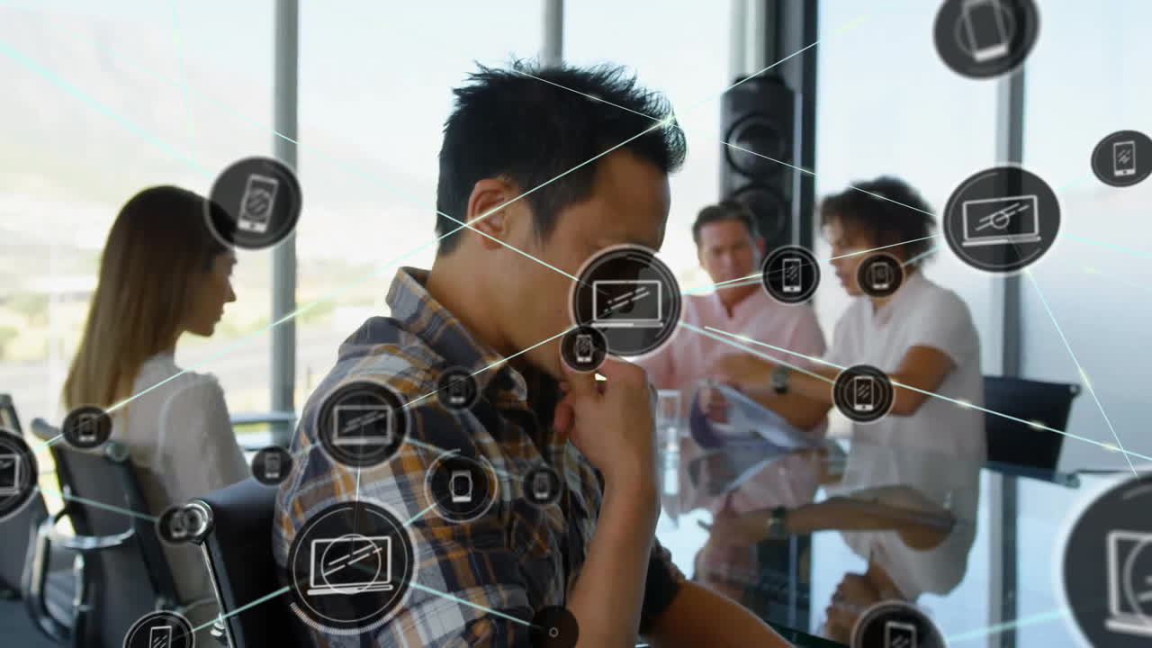 사무실에서 다양한 사업가들과의 연결 네트워크의 활성화