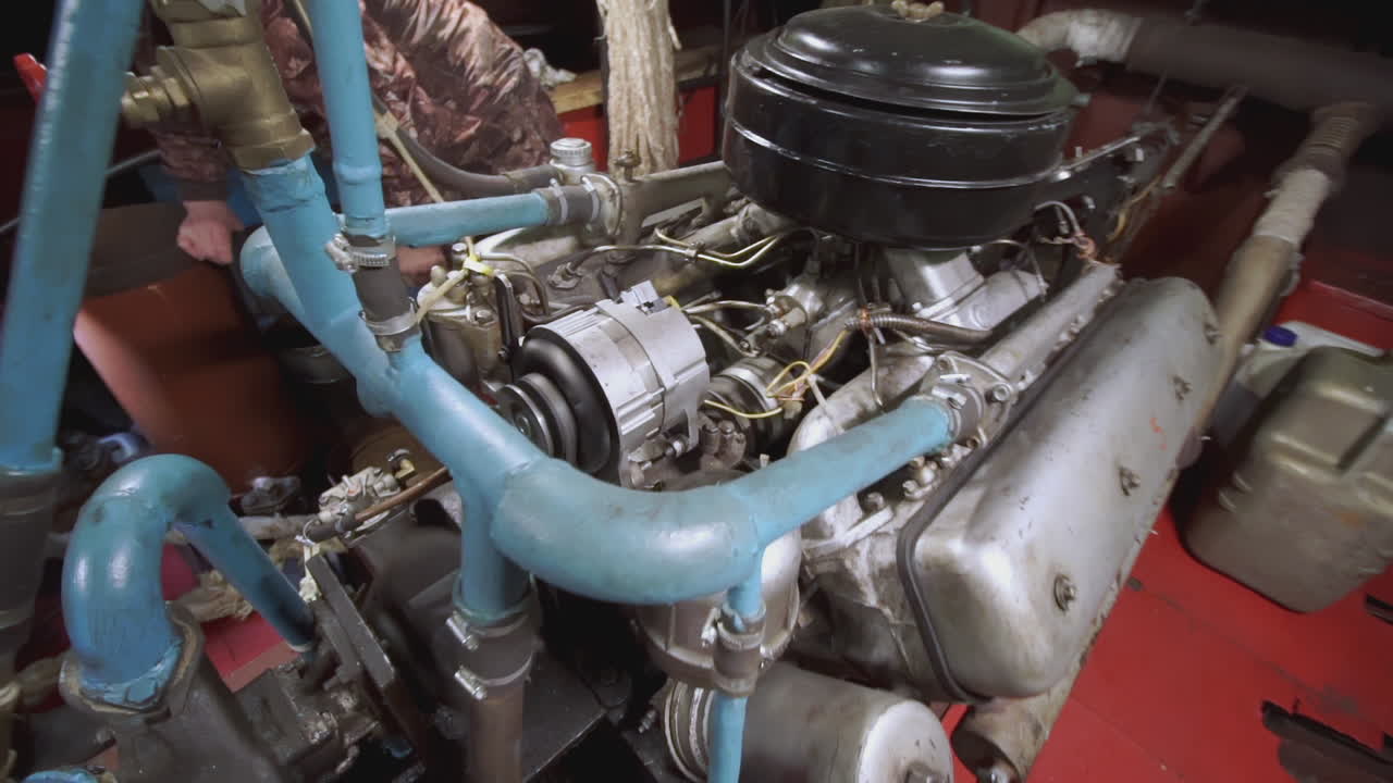 mantenimiento de los motores de los buques