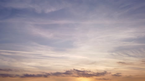 Zeitraffer-4k,-Schöner-Himmel-Mit-Wolkenhintergrund,-Himmel-Mit-Wolkenwetternaturwolkenblau,-Blauer-Himmel-Mit-Wolken-Und-Sonne