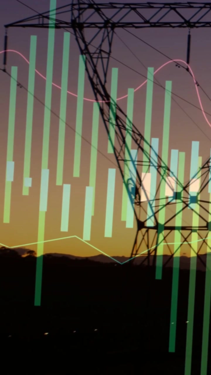 Vídeo vertical: Torre de transmissão ao anoitecer, barras subindo da esquerda e sobrepondo a torre enquanto mapeia dados da rede elétrica