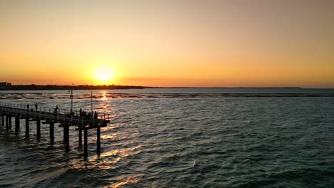 Un-ícono-Histórico-De-Queensland,-El-Muelle-De-Urangan-Es-Una-Atracción-Imperdible-En-La-Costa-De-Fraser