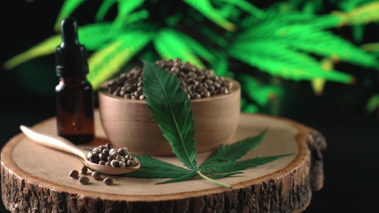 합법화 된 재배 시설 에서 그 ⁇  에 있는 대마초 씨 ⁇ . 약용 대마초 제품