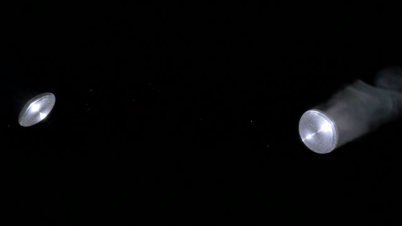 focos redondos que emiten luz blanca