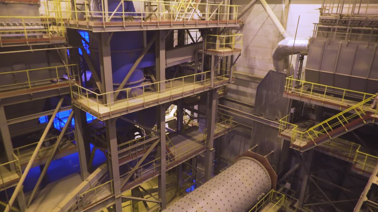 vista del interior de las plantas industriales