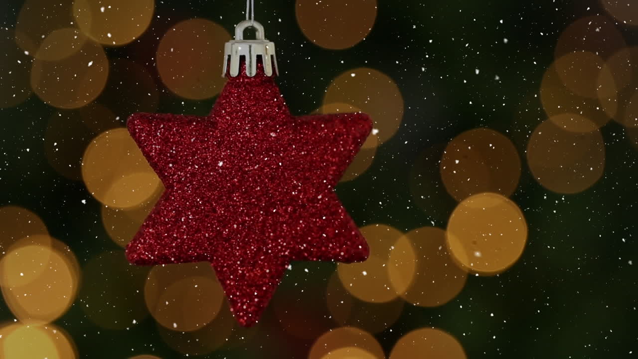 animación de la nieve cayendo sobre la estrella roja decoración de joyas de navidad