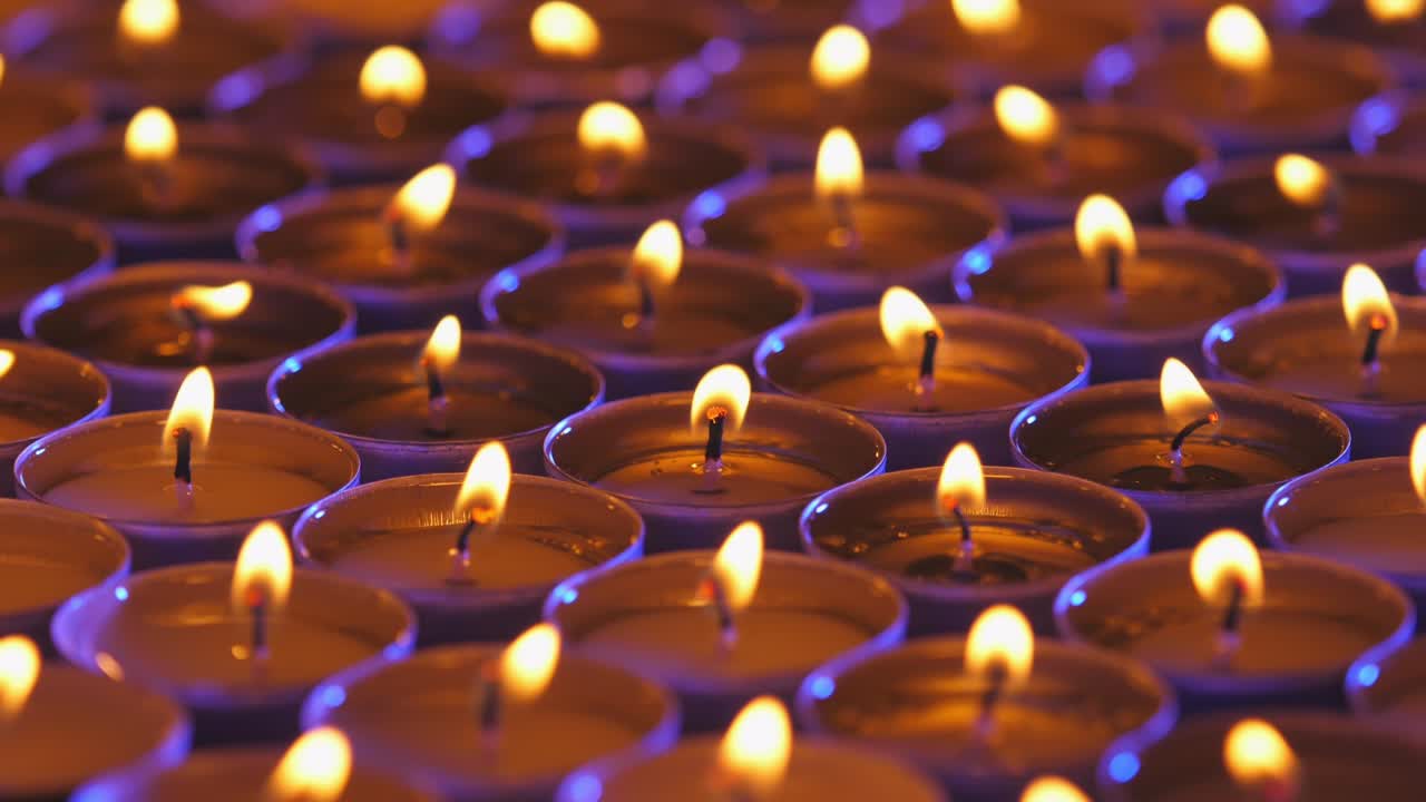 Molte candele con bassa profondità di campo