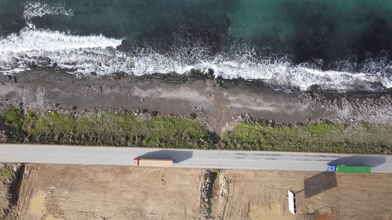 tráfico con volante a la izquierda en tierra