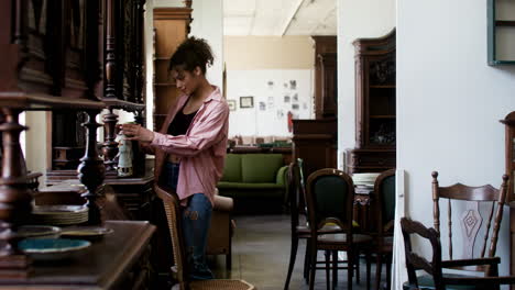 Mujer-Afroamericana-En-Una-Tienda