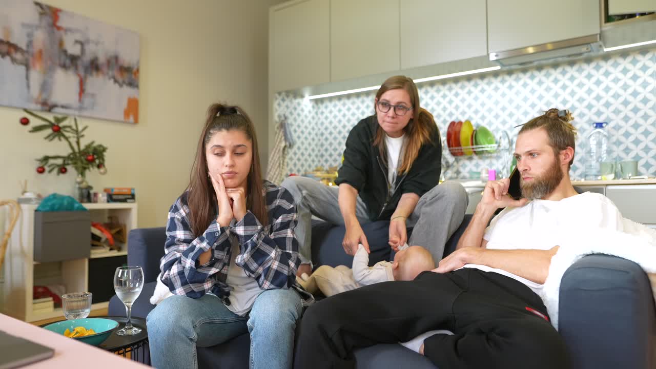 가정에서 가족 모임