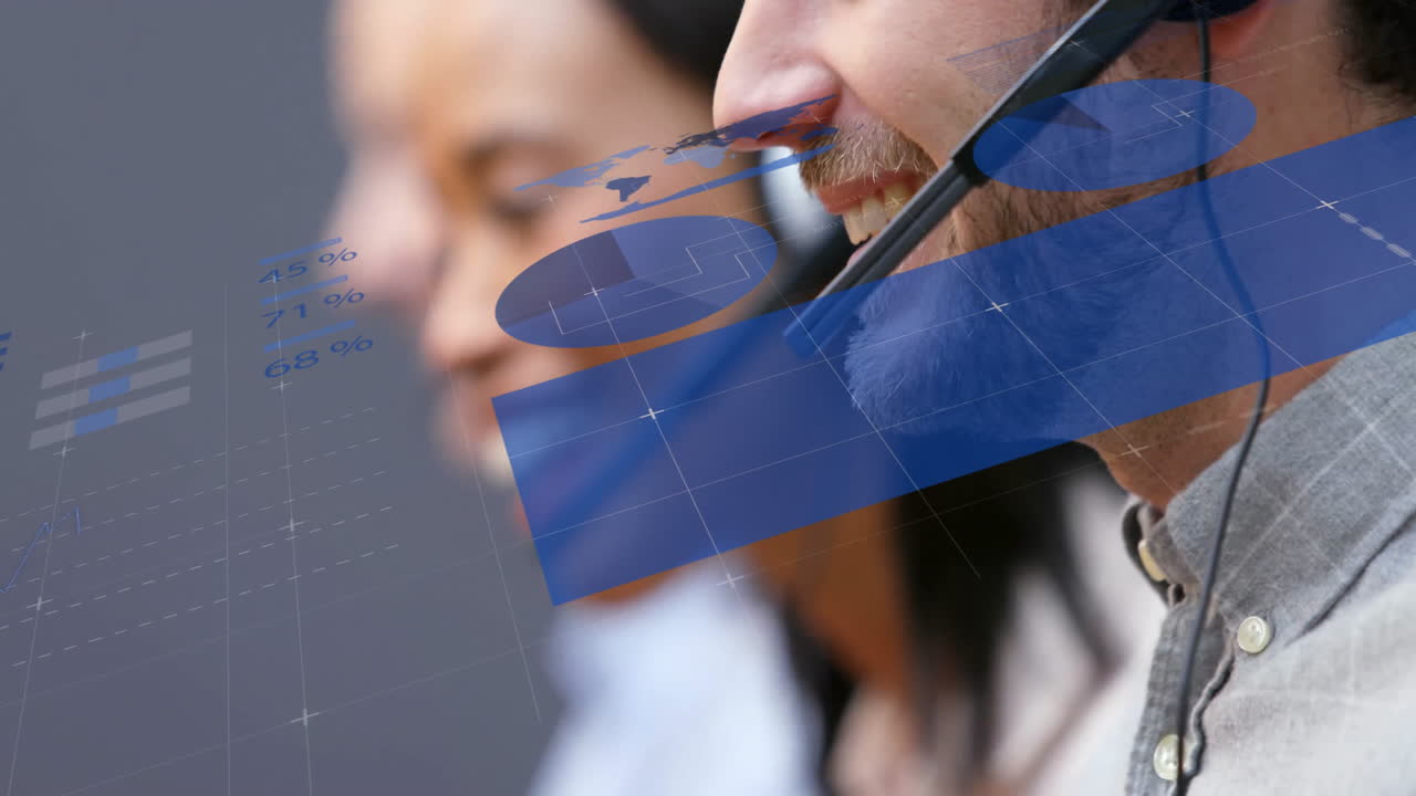 전화 헤드 ⁇ 을 사용하는 다양한 사업가들에 대한 금융 데이터 처리 애니메이션