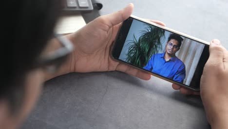 llamada de video en el teléfono inteligente