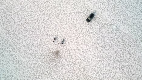 Filmado-Con-Un-Dron-Desde-Arriba-Hacia-Abajo-En-Las-Salinas-De-Bonnesville,-Utah