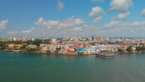 Die-Altstadt-Und-Der-Hafen-Von-Mombasa,-Kenia