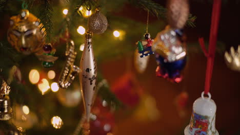 Close-Up-Of-Christmas-Balls-On-Christmas-Tree