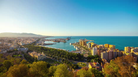 Hermosa-Zona-Costera-De-Málaga---España,-Con-Blue-Coean-Y-Hoteles-De-Gran-Altura.