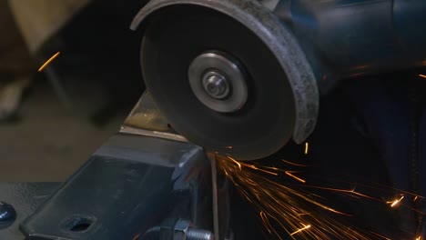 molino angular de superficies metálicas de mano
