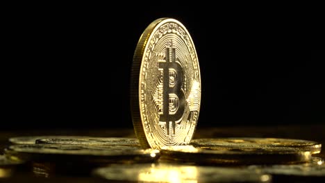 primer plano de la moneda de bitcoin