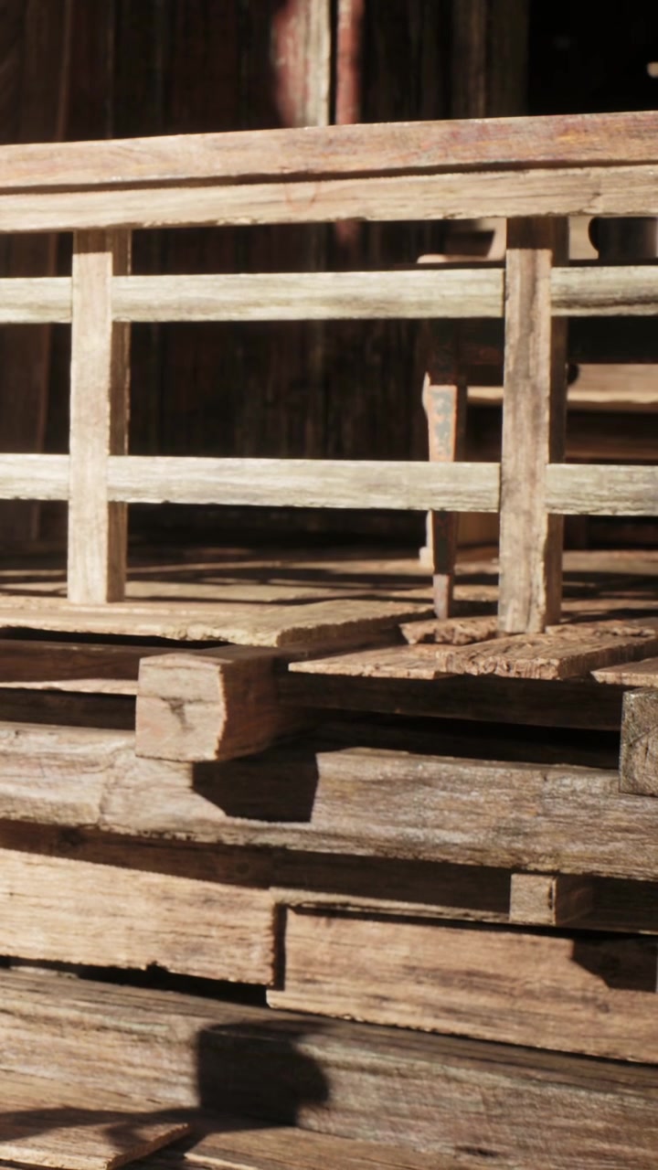 Struttura in legno vista in una località all'aperto durante le ore diurne