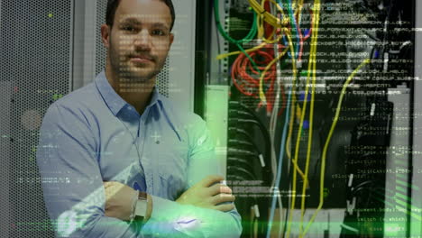 procesamiento de datos sobre él profesional de pie cerca de servidor rack con cables