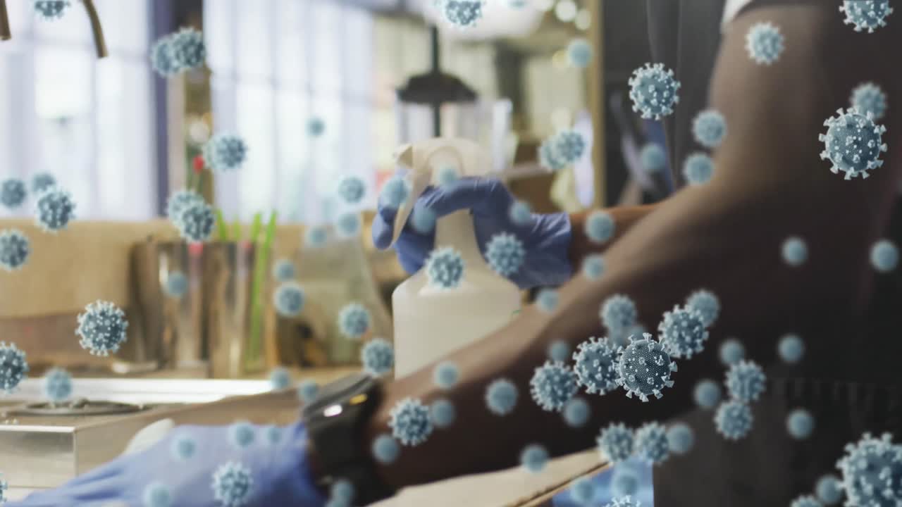 코로나19 세포가 표면 마스크를 착용한 아프리카계 미국인 남성 위에 떠다니는 애니메이션