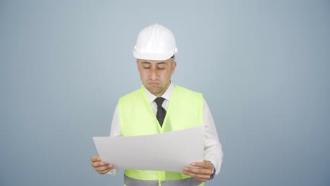 ingeniero al que no le gusta el proyecto.