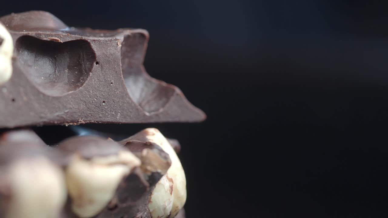 Cioccolato con nocciole