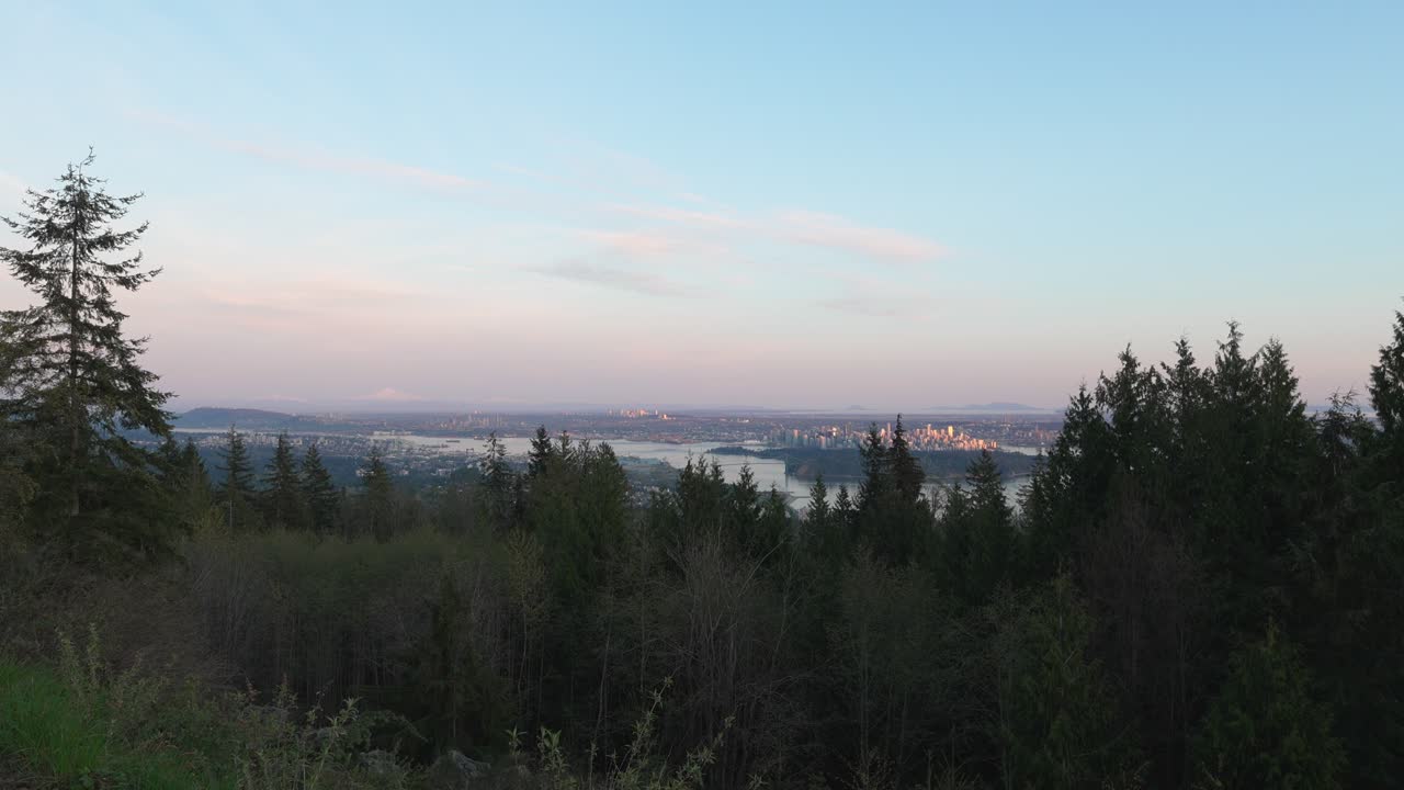 Skyline della città di Vancouver al tramonto vista da Cypress Lookout, Canada